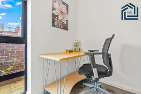 City-Centre Flat Prime Location, WiFi - sleeps 2 - Image 5