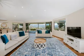 Allambie - Poolside Elegance in Mudgee Countryside - Image 2