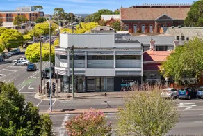 Lux on Yarra I Family Suite in Geelong CBD - Image 3