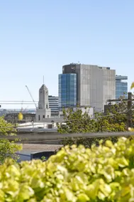 Lux on Yarra I Family Suite in Geelong CBD - Image 4