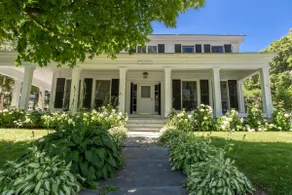 Picture Postcard Mansion in Manchester Village - Image 4
