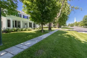 Picture Postcard Mansion in Manchester Village - Image 3