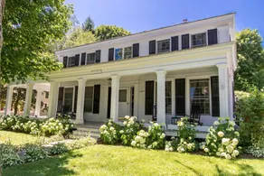 Picture Postcard Mansion in Manchester Village - Image 2