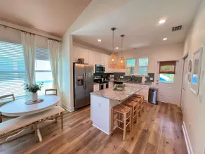 The Orange Blossom Suite Near UF Shands D-town - Image 5