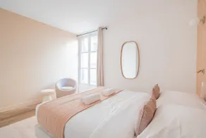 The Cocoon of Batignolles - Image 5