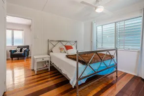 Relaxing 2-Bed Beachside Escape - Image 4