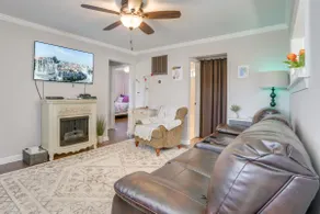 5 Mi to Dtwn Fredericksburg: Family Gem w/ Yard - Image 3