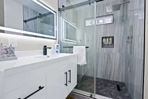Modern 3BR Home + Parking + Near DTLA #TravelSGV - Image 5