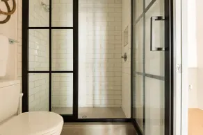 Urban Luxury Retreat:Mercantile on Morris/1BR/WiFi - Image 4