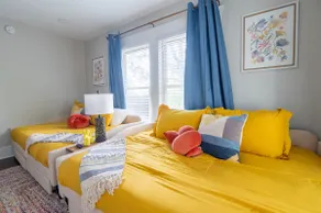 Avondale Adventure-Serene City Stay-King Bed/Games - Image 5