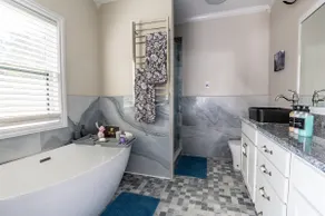 Modern Stretch Home - 3BR/Bathtub/New Build/Grill - Image 4