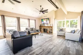 Modern Stretch Home - 3BR/Bathtub/New Build/Grill - Image 2