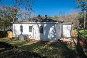 Bright home with patio and backyard in Crestwood - Image 4