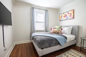 Bright home with patio and backyard in Crestwood - Image 3