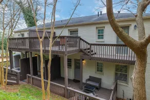 Vulcan View B- King Bed/Private Parking/Patio/WiFi - Image 3