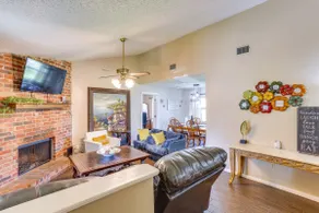6 Mi to Ellen Trout Zoo: Family Home w/ Yard! - Image 4