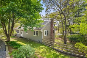 Tranquil Pond-View Escape in Dennis - Image 3