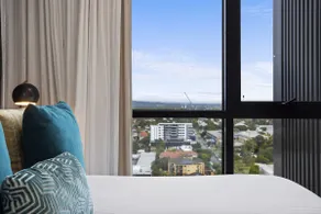 Southport Lux top floor apartment - Image 3