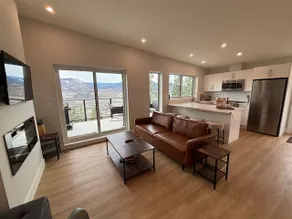 Bungalow in the Bluffs - Image 4