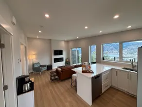 Bungalow in the Bluffs - Image 2
