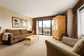 Valleyview Swing & Stay| balcony & king bed - Image 2