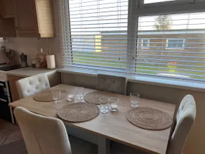 Beach Chalet - 2 Bedrooms - 4 Guests - Parking - Image 5