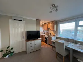 Beach Chalet - 2 Bedrooms - 4 Guests - Parking - Image 3