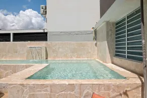 Family Home With Pool Near to The Airport and Solar Panel - Image 4