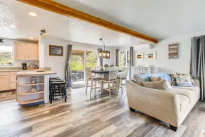 3 Mi to Beach: Oregon North Coast Retreat - Image 4