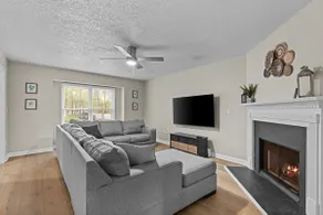 Sunwoven Townhouse half a mile to downtown! - Image 4