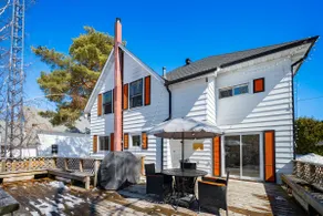 Waterfront Algonquin Escape | 4BR | River Access - Image 5