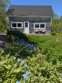 Sea Breeze Cottage - Hot Tub, up to 12 Guests! - Image 2