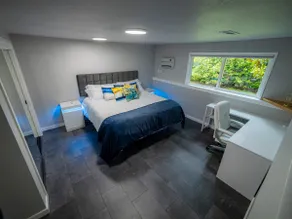 Remodeled 2BR, Chic and Cozy - Image 4