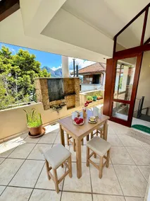 Amazing Duplex 5 Min from Downtown with Pool - Image 5
