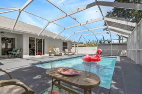 Huge 5BR • Heated Pool, BBQ, 3 Suites • Nr Beaches - Image 3