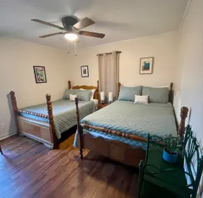 Mary's Cabin - Image 3