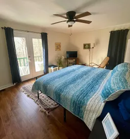Mary's Cabin - Image 4