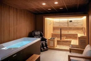 Luxury SPA Retreat | Private Pool, Hot Tub, Sauna - Image 2