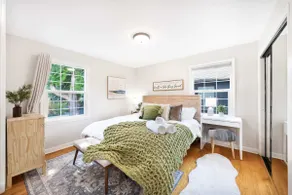 Modern 2br Retreat W Maple Leaf Uw&Park - Image 3