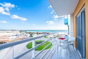 Ocean Beach Front T1 Apt - Image 2