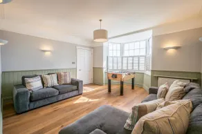 Market Cross House, Aldeburgh. Sea front holiday home - Image 2