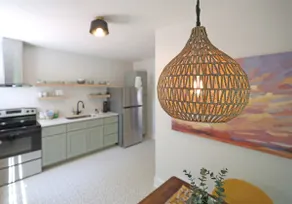 *New & Renovated* Modern Bungalow near DT Durham - Image 5