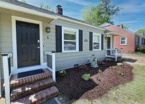*New & Renovated* Modern Bungalow near DT Durham - Image 2