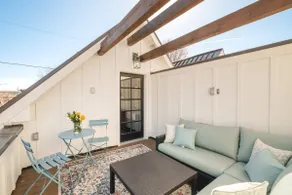 Luxe Designer Flat on Sloans Lake w/ Rooftop Deck - Image 2