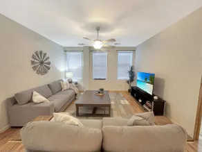 River City Apartment with Office/Flex space - Image 2