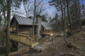 Serene Architect-Designed Vermont Chalet home - Image 5