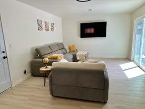Beautiful 4 BD home, Brand New Pool and Hot Tub - Image 4