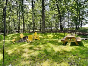 In The Middle | Pet-Friendly, Serene, Upgrades - Image 4