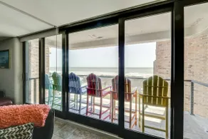 7th-floor Oceanfront Unit w/ Pools in Port Aransas - Image 5