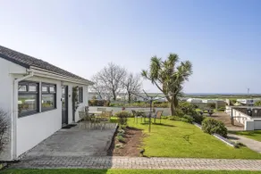 Beach House & Garden in St Merryn Private Parking - Image 5